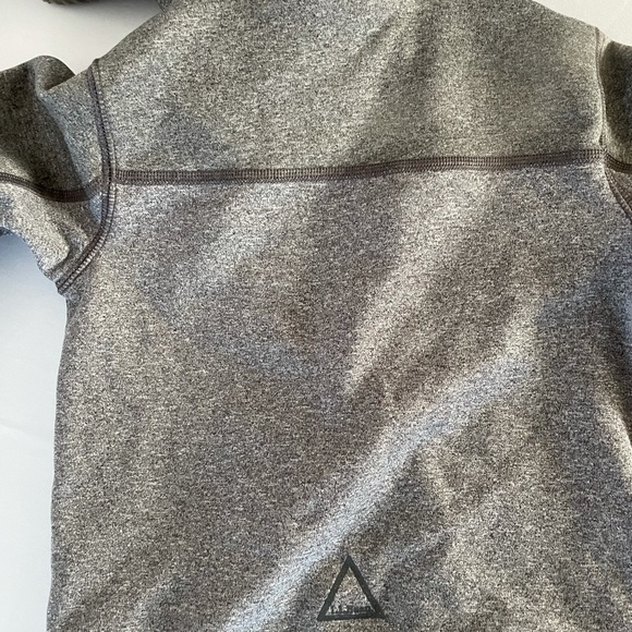 Boys llbean 5-6 sweater - Picture 2 of 3